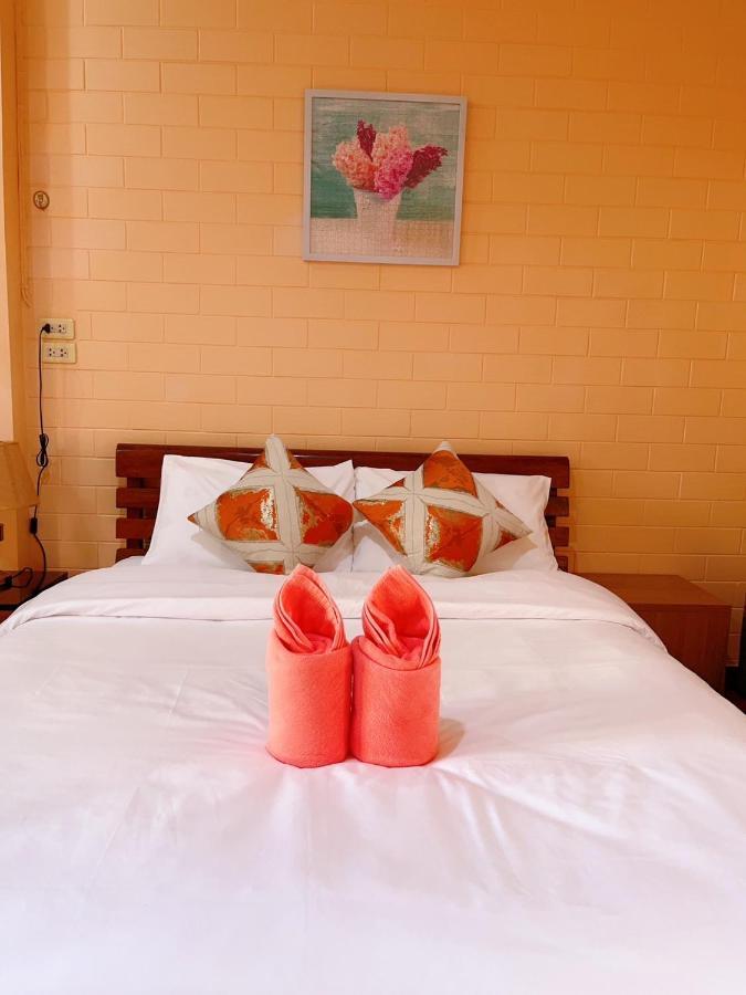 Bunraksa Resort Kamphaeng Phet Exteriör bild