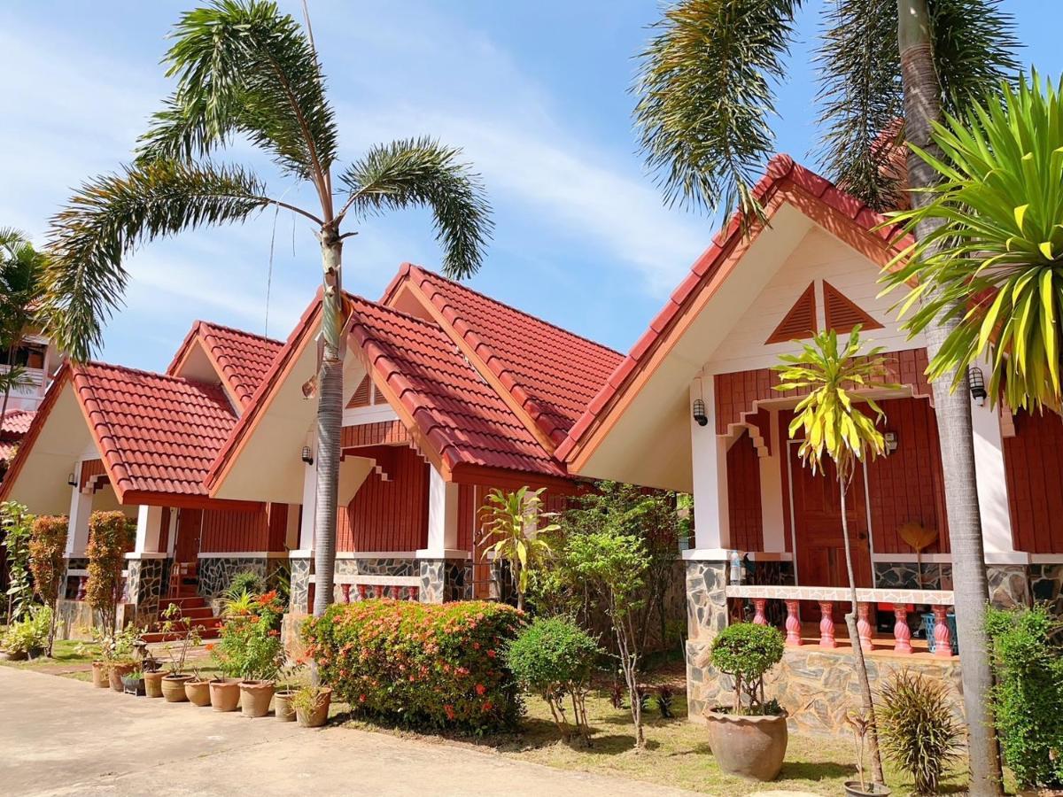 Bunraksa Resort Kamphaeng Phet Exteriör bild