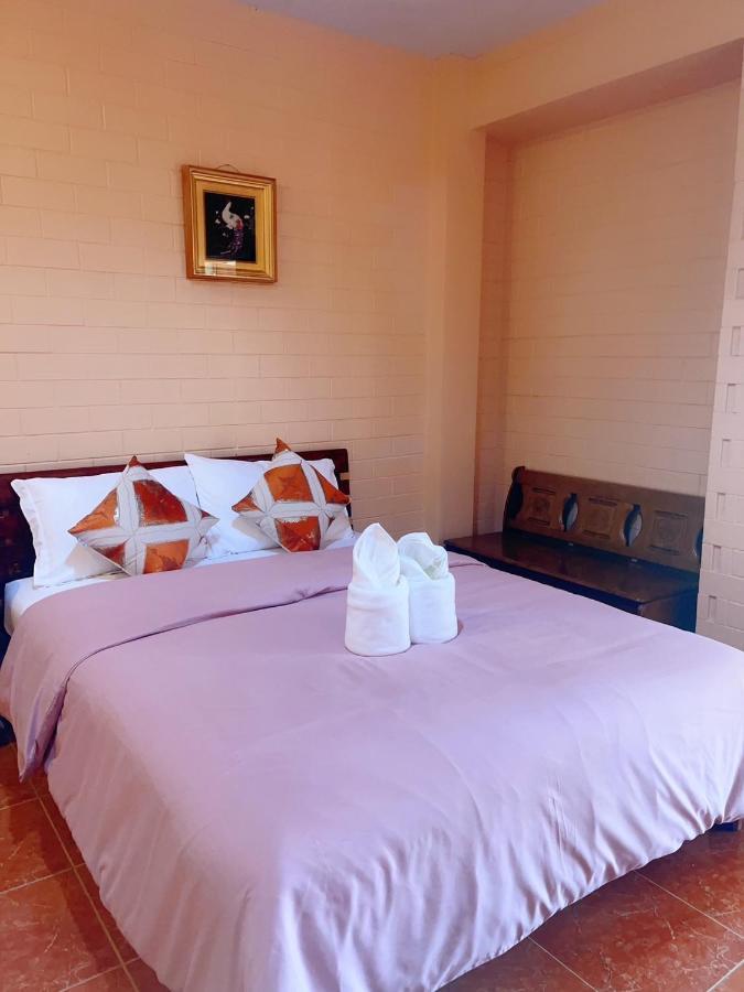 Bunraksa Resort Kamphaeng Phet Exteriör bild
